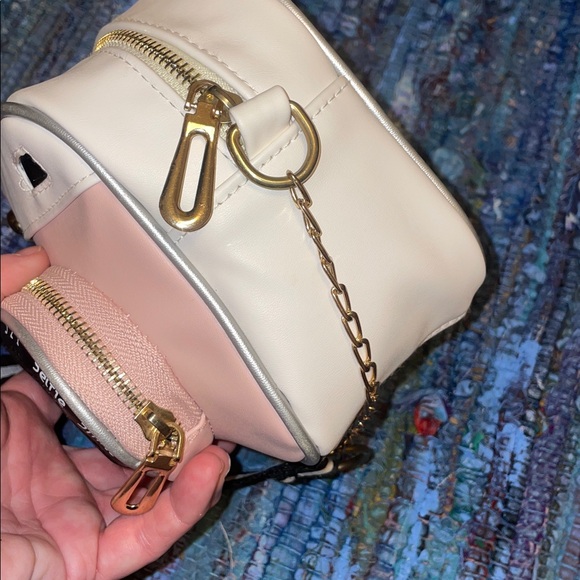 Camera Design Crossbody Bag - Picture 7 of 16